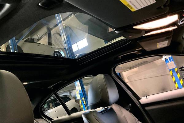 2022 BMW, dovoz Kanada — foto 9 z 12