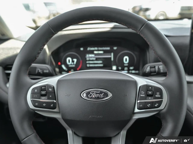2026 Ford Explorer Active, bílá, 8 km, dovoz Kanada — foto 14 z 19