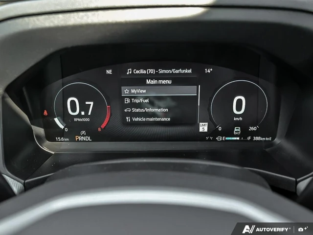 2026 Ford Explorer Active, bílá, 8 km, dovoz Kanada — foto 15 z 19