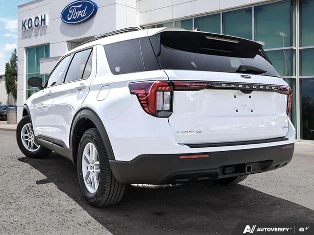 2026 Ford Explorer Active, bílá, 8 km, dovoz Kanada — foto 4 z 19