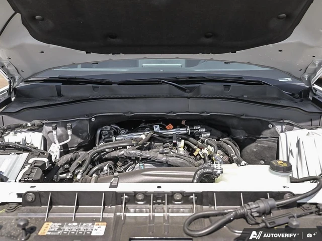 2026 Ford Explorer Active, bílá, 8 km, dovoz Kanada — foto 8 z 19