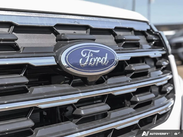 2026 Ford Explorer Active, bílá, 8 km, dovoz Kanada — foto 9 z 19