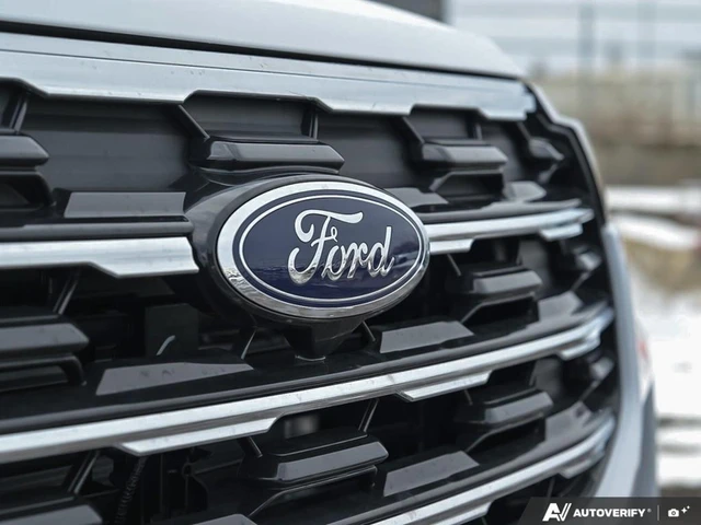 2026 Ford Explorer Active, bílá, 12 km, dovoz Kanada — foto 9 z 19