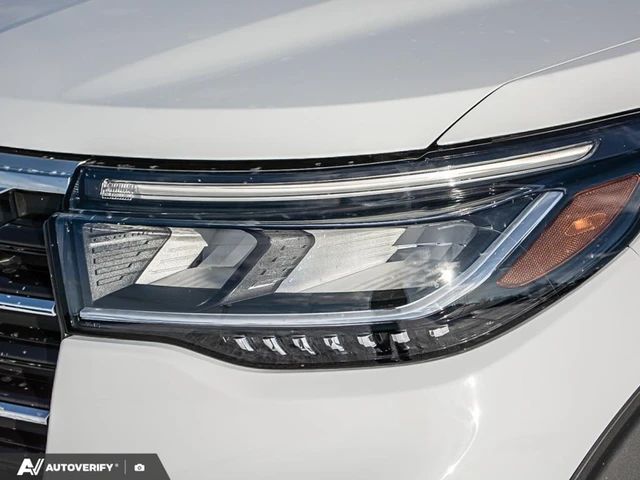 2026 Ford Explorer Active, bílá, 2 088 km, dovoz Kanada — foto 10 z 19