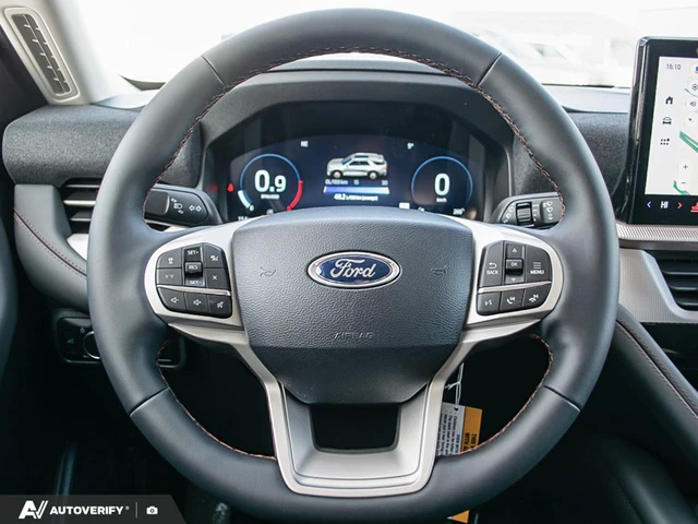 2026 Ford Explorer Active, bílá, 2 088 km, dovoz Kanada — foto 14 z 19