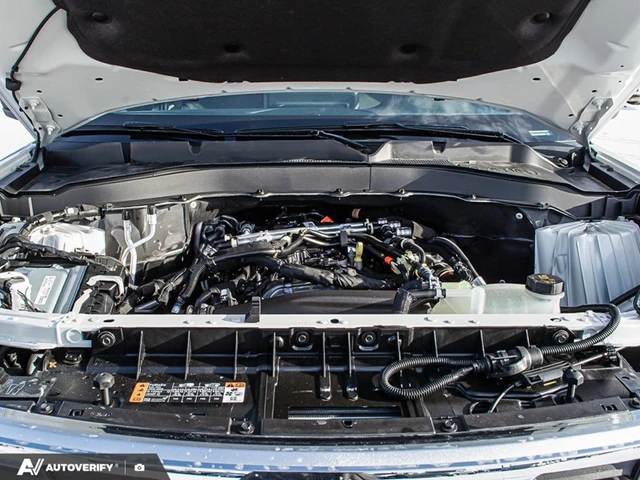 2026 Ford Explorer Active, bílá, 2 088 km, dovoz Kanada — foto 8 z 19