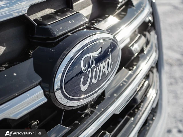2026 Ford Explorer Active, bílá, 2 088 km, dovoz Kanada — foto 9 z 19