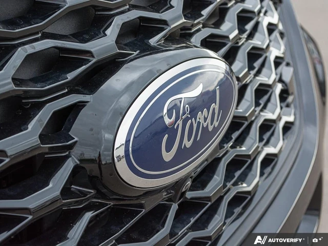2021 Ford Explorer ST, černá, 107 337 km, dovoz Kanada — foto 9 z 19