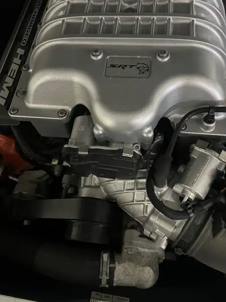 2015 Dodge Charger SRT Hellcat, bílá, 82 000 km, dovoz Kanada — foto 2 z 10