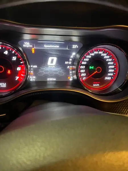 2015 Dodge Charger SRT Hellcat, bílá, 82 000 km, dovoz Kanada — foto 9 z 10