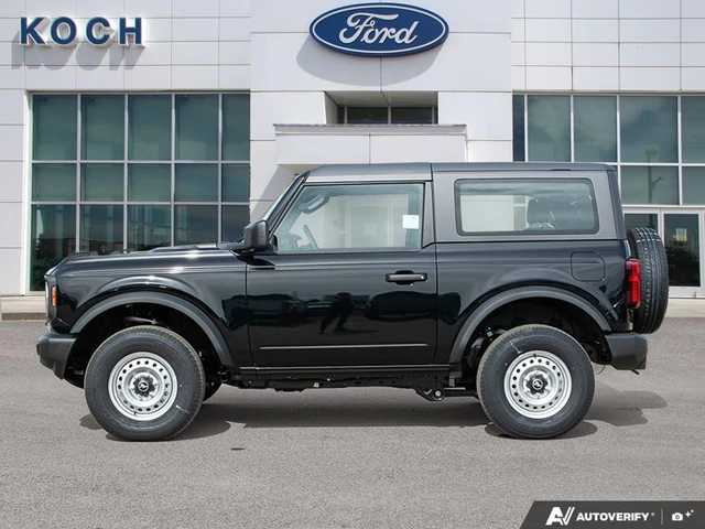 2026 Ford Bronco Base, černá, 60 km, dovoz Kanada — foto 3 z 19