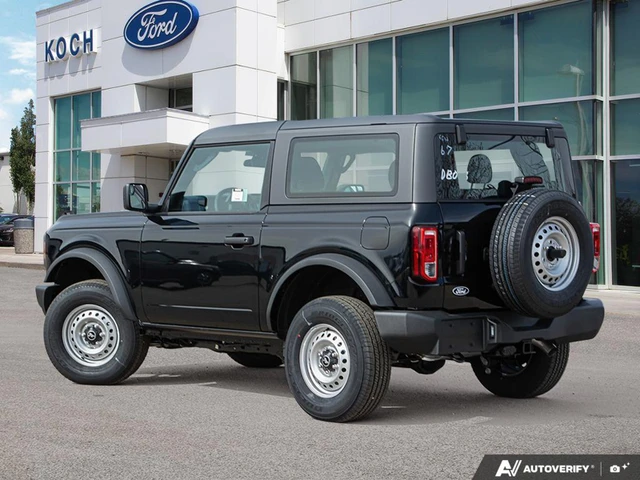 2026 Ford Bronco Base, černá, 60 km, dovoz Kanada — foto 4 z 19