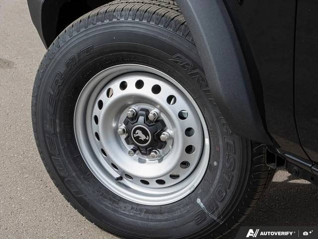 2026 Ford Bronco Base, černá, 60 km, dovoz Kanada — foto 6 z 19