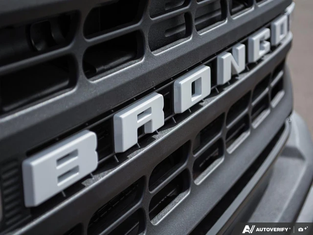 2026 Ford Bronco Base, černá, 60 km, dovoz Kanada — foto 9 z 19