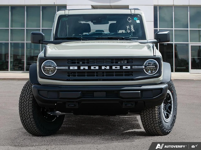 2026 Ford Bronco Base, béžová, 62 km, dovoz Kanada — foto 2 z 19