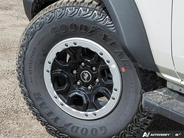 2026 Ford Bronco Base, béžová, 62 km, dovoz Kanada — foto 8 z 19