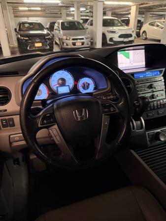 2011 Honda, dovoz Kanada — foto 10 z 12