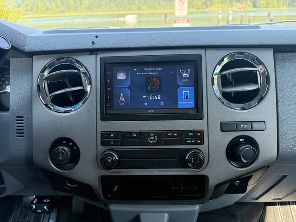 2011 Ford, dovoz Kanada — foto 10 z 12