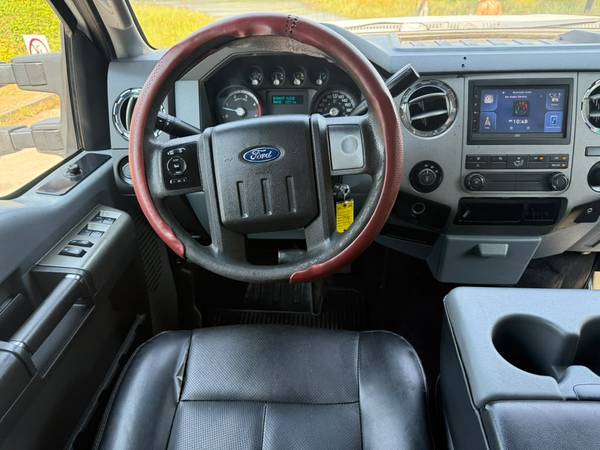 2011 Ford, dovoz Kanada — foto 11 z 12