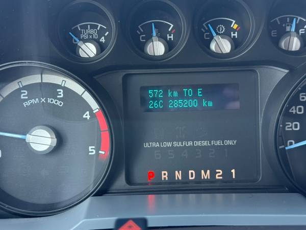 2011 Ford, dovoz Kanada — foto 12 z 12