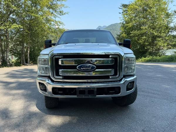 2011 Ford, dovoz Kanada — foto 3 z 12
