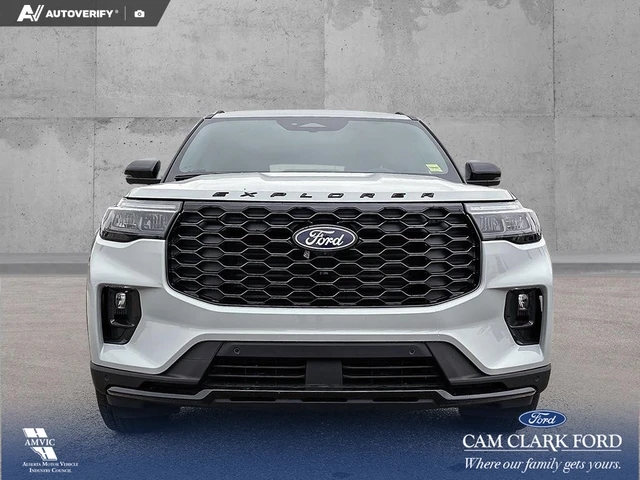 2027 Ford Explorer ST-Line, šedá, 18 km, dovoz Kanada — foto 2 z 20