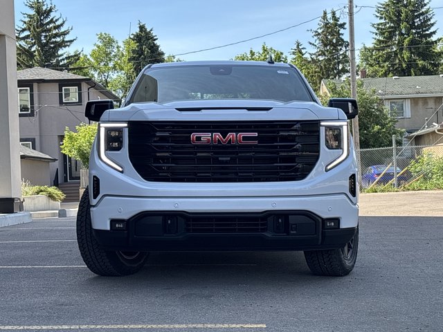2026 GMC Sierra 1500 Elevation, bílá, 6 km, dovoz Kanada — foto 3 z 5
