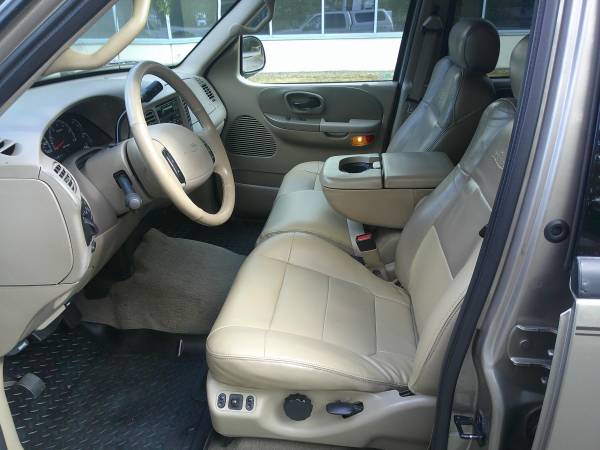 2002 Ford, dovoz Kanada — foto 8 z 12