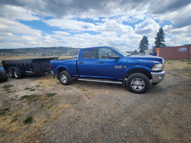 2015 Dodge Ram3500, modrá, 117 000 km, dovoz Kanada — foto 2 z 5
