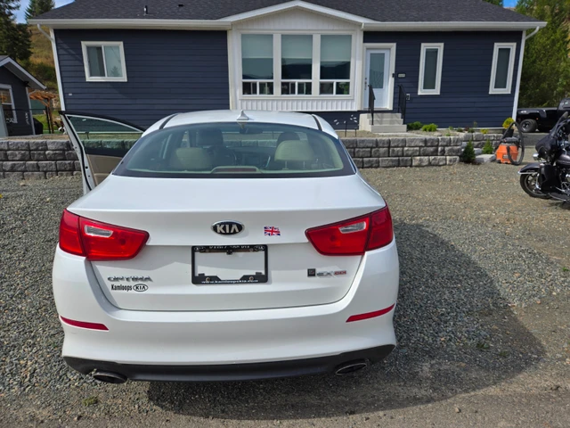 2014 Kia Optima, bílá, 128 292 km, dovoz Kanada — foto 2 z 5