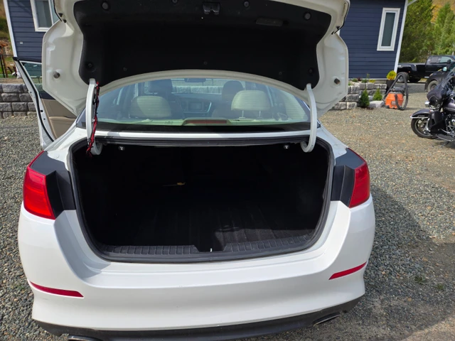 2014 Kia Optima, bílá, 128 292 km, dovoz Kanada — foto 3 z 5