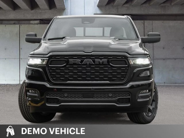 2026 RAM 1500 Express, černá, 13 km, dovoz Kanada — foto 2 z 20