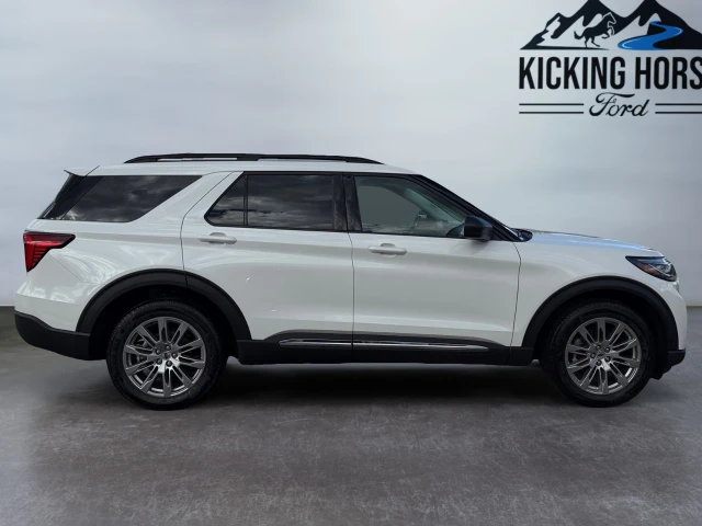 2025 Ford Explorer Active 4WD, bílá, 608 km, dovoz Kanada — foto 4 z 5