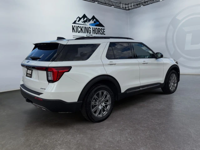 2025 Ford Explorer Active 4WD, bílá, 608 km, dovoz Kanada — foto 5 z 5