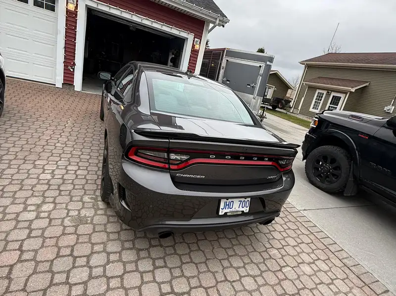 2018 Dodge Charger SRT Hellcat, šedá, 11 800 km, dovoz Kanada — foto 3 z 12