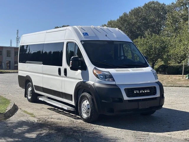 2020 RAM ProMaster, bílá, 115 571 km, dovoz Kanada — foto 2 z 5