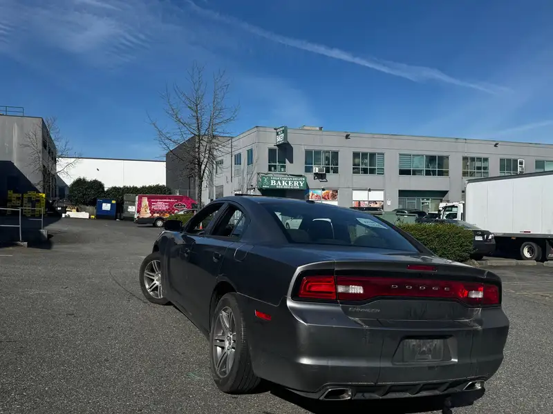 2012 Dodge Charger, šedá, 120 000 km, dovoz Kanada — foto 2 z 12