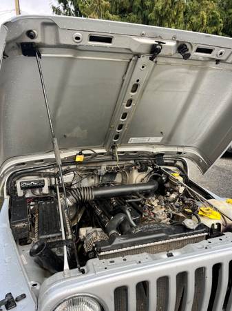 2003 Jeep, dovoz Kanada — foto 10 z 12