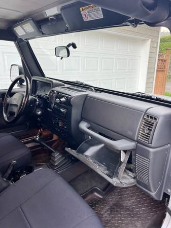 2003 Jeep, dovoz Kanada — foto 12 z 12