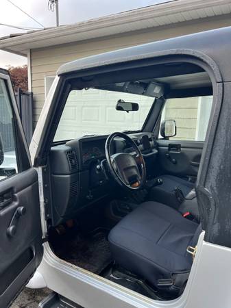2003 Jeep, dovoz Kanada — foto 3 z 12
