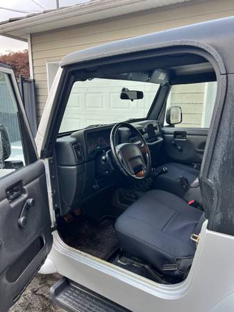 2003 Jeep, dovoz Kanada — foto 6 z 12
