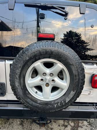 2003 Jeep, dovoz Kanada — foto 8 z 12