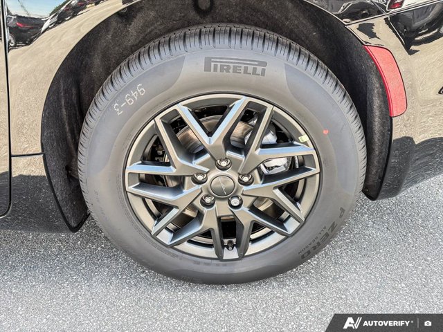 2027 Chrysler Pacifica Select, černá, 15 km, dovoz Kanada — foto 7 z 20