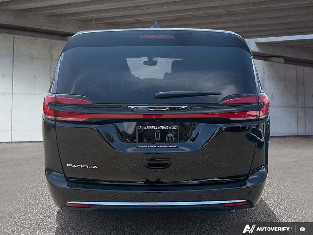 2027 Chrysler Pacifica Select, černá, 15 km, dovoz Kanada — foto 6 z 20