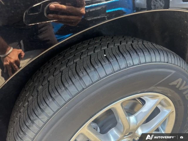 2027 Chrysler Pacifica Select, černá, 15 km, dovoz Kanada — foto 8 z 20