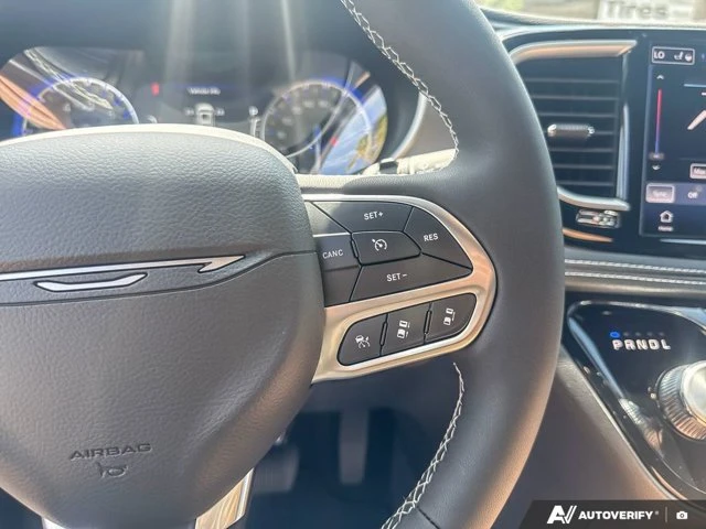 2027 Chrysler Pacifica Select, bílá, 16 km, dovoz Kanada — foto 13 z 20