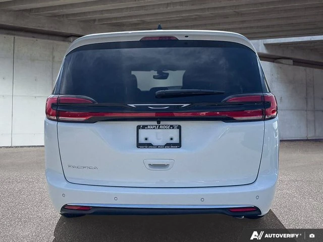 2027 Chrysler Pacifica Select, bílá, 16 km, dovoz Kanada — foto 6 z 20
