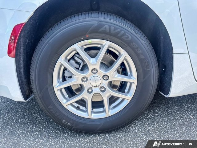 2027 Chrysler Pacifica Select, bílá, 16 km, dovoz Kanada — foto 7 z 20