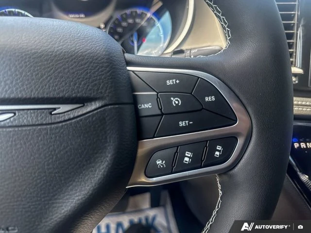 2027 Chrysler Pacifica Select, modrá, 15 km, dovoz Kanada — foto 13 z 20