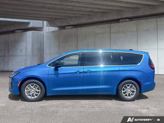 2027 Chrysler Pacifica Select, modrá, 15 km, dovoz Kanada — foto 4 z 20
